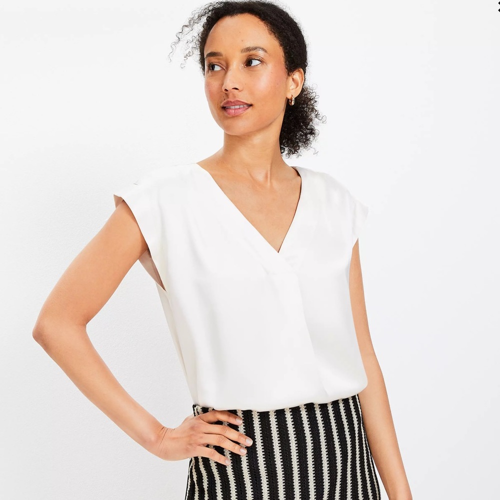 NWT Loft Satin Cap Sleeve V-Neck Top Size L